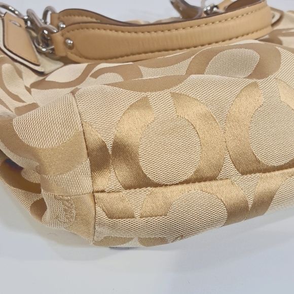 Coach Classic Bag in Mint Condition! - Picture 12 of 16